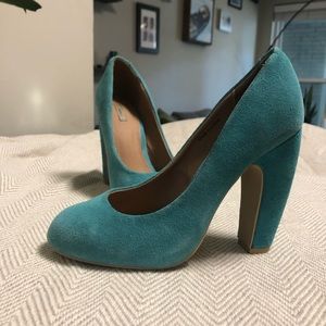 Fun Comfy Teal Heels
